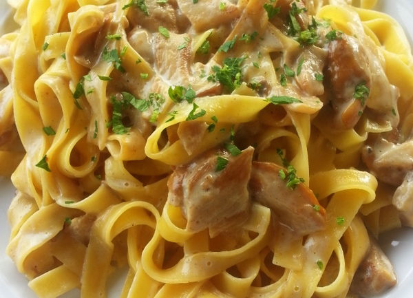 tagliatelle possini-sienten kanssa