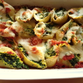 Conchiglie di pasta con spinaci e ricotta