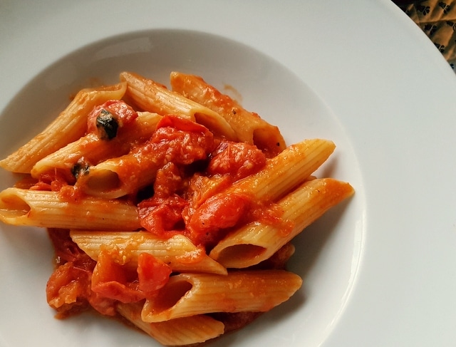 Pasta with tomato sauce allo scarpariello from Naples - Page 2 of 2